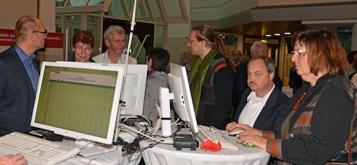 Gut genutzt wurde das Internet-Café im Kreishaus-Foyer. Foto: Franca Großevollmer/Kreis Soest