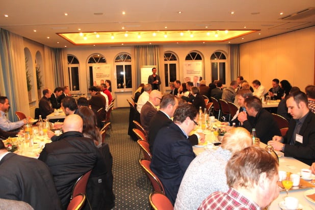 Foto: Auf der Gründungsveranstaltung konnten 70 Gäste begrüßt werden. Die 20 Gründungsunternehmer zeigten dass ihr neues Olper BNI Netzwerk schon ein funktionierendes und ernstzunehmendes Marketinginstrument ist - 45.000 EUR Umsatz und mehr als 40 Geschäftsempfehlungen waren der beste Beweis.
