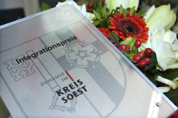 Im November wird der Integrationspreis 2015 des Kreises Soest in feierlichem Rahmen im Foyer des Kreishauses in Form einer Urkunde und eines Geldpreises übergeben (Foto: Linda Kratzel/Kreis Soest).