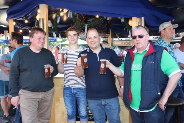 Na dann mal Prost. Süffiges Bier aus dem bayrischen Kulmbach stand ganz hoch im Kurs.