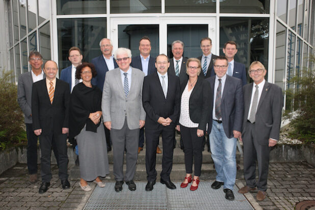 Die Bürgermeisterinnen und Bürgermeister trafen sich mit Landrat Thomas Gemke in Lüdenscheid (Foto: Hendrik Klein/Märkischer Kreis).