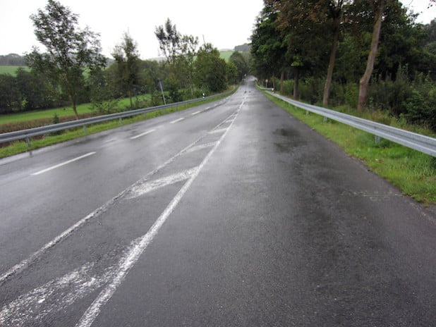 Die Abteilung Straßenwesen des Kreises investiert 271.000 Euro in die Erneuerung der Fahrbahn der K 68 bei Rüthen-Kallenhardt (Foto: Thomas Schäckel/Kreis Soest).