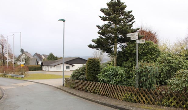 Vom 29. Februar bis voraussichtlich Ende April 2016 wird die Hubertusstraße in Biekhofen im Bereich der Hausnummern 1 bis 16 für den Verkehr gesperrt (Foto: Hansestadt Attendorn).