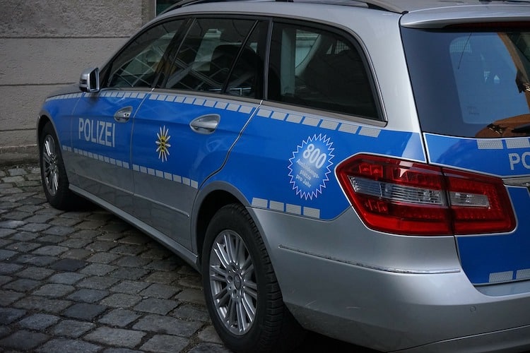 2019-12-09-Diebesgut-Polizei-Einbrecher-Anhaenger