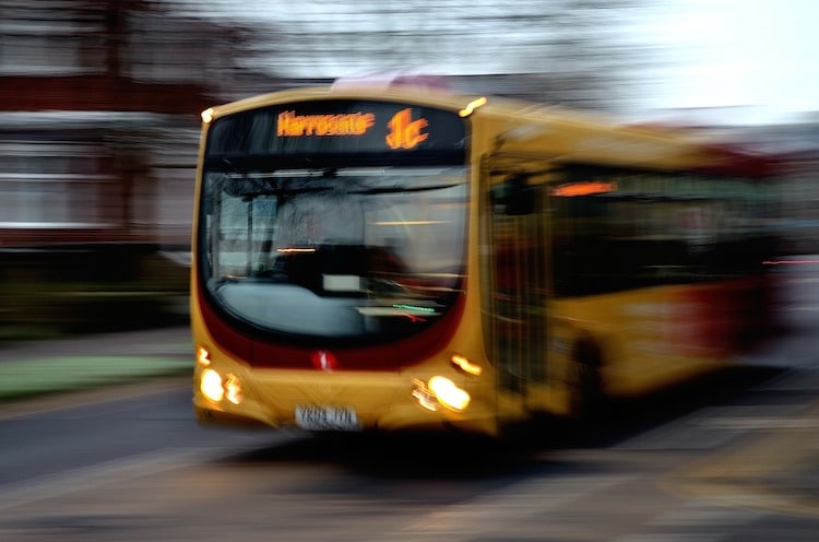 2020-06-22-Busfahrerin-Schulbus-Bus