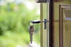 Die meisten Immobilien werden durch einen Immobilienmakler angeboten und haben einen direkten Ansprechpartner. Die meisten Immobilien werden durch einen Immobilienmakler angeboten und haben einen direkten Ansprechpartner.