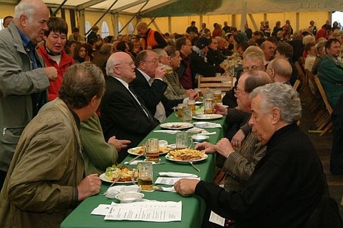wenden_kirmes_tierschau-festzelt