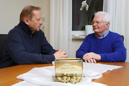 Preisträger Peter Nickel (r.) und Laudator Klaus Volker Walter (l.) im Vorgespräch.