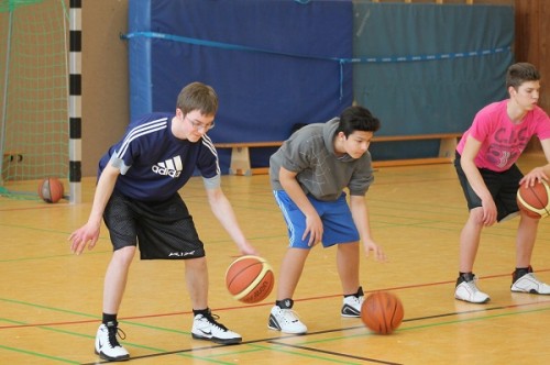 Die Basketballgemeinschaft Biggesee lädt Kinder und Jugendliche ab sechs Jahren am 22. und 23. Juni 2013 zu einem kostenlosen Basketball-Workshop in die Hansahalle in Attendorn ein. 