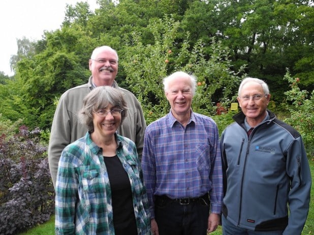 Artur Meyer, Sybille und Dirk Müller sowie Dietmar Schwarz besuchen kostenlos die Burbacher Haushalte und geben Tipps zur Energieeinsparung (Foto: Gemeinde Burbach).