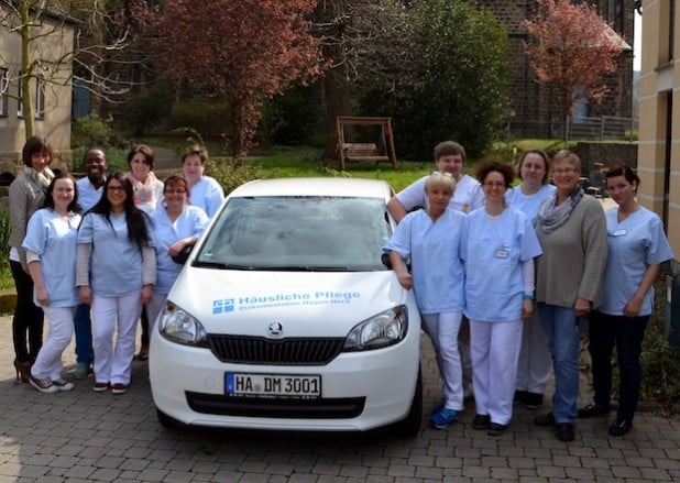 Pflegedienstleiterin Therese Kühn (Zweite von rechts) mit dem Team der Diakoniestation Hagen-Nord (Foto: Diakonie Mark-Ruhr gemeinnützige GmbH).