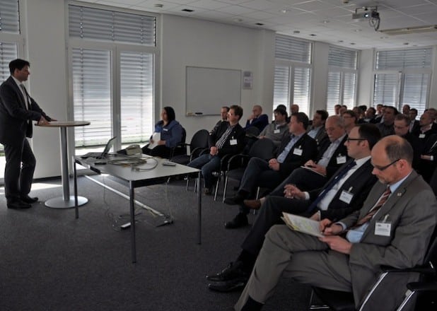 Das Publikum aus Lippstädter Unternehmern folgte interessiert den Ausführungen der Referenten, hier SATRO-Geschäftsführer Patrick Weber (Foto: Stadt Lippstadt).