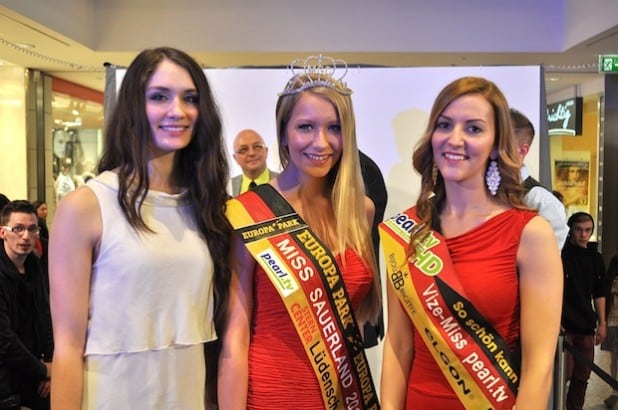 Drei strahlende Siegerinnen: Svenja Winzenhöler, Janine Meurer, Lisa Mattstedt (v.l.) - Fotos: Johanna Behrendt