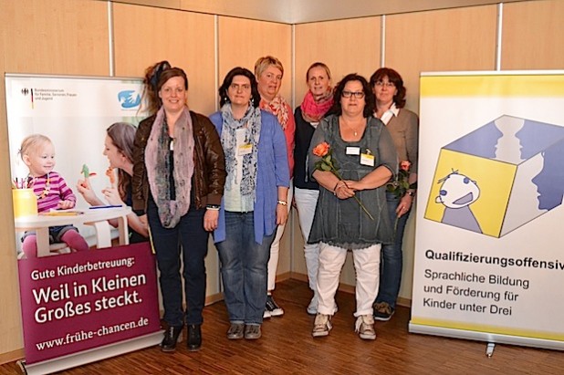 Nahmen stolz die Zertifizierungsurkunden entgegen (von links): Andrea Lehmkühler, Judith Jäger, Heike Schwantge,  Antje Mündelein, Cäcilia Germowitz und Jutta Menne (Foto: Stadt Menden).