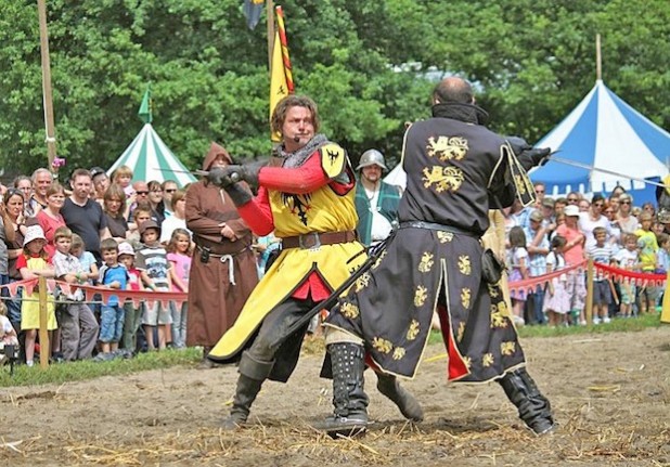 Sechs Ritter treten zum Turnier an (Foto: Veranstalter/Märkischer Kreis).