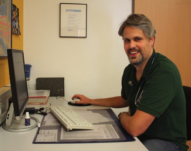 Dr. Simon Danckworth, Facharzt für Kinder- und Jugendmedizin an der DRK-Kinderklinik Siegen und zudem als niedergelassener Kinder- und Jugendarzt in Freudenberg tätig (Foto: DRK-Kinderklinik Siegen gGmbH).