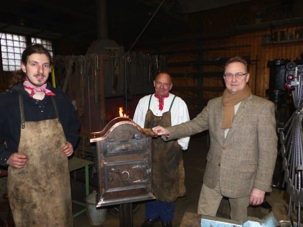 Von links nach rechts: Jakob Wagener, Johannes Neus und Bürgermeister Hans-Peter Hasenstab (Foto: Stadt Hilchenbach).