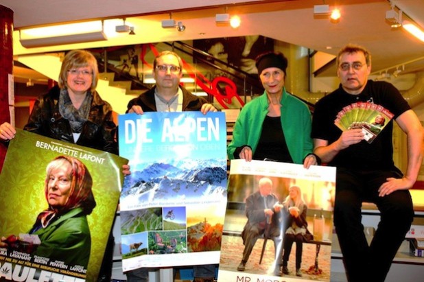 Von links: Gudrun Roth, Frank Wächtler, Astrid E. Schneider sowie Kino-Chef Jochen Manderbach. Es fehlt Daniela Sadelkow-Geßner, Diakoniestation Kreuztal (Foto: Dieter Gerst).