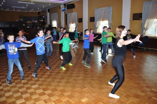 Für die Kulturstrolche der Josefschule stand auch ein Besuch der Tanzschule auf dem Programm (Foto: Stadt Lippstadt).