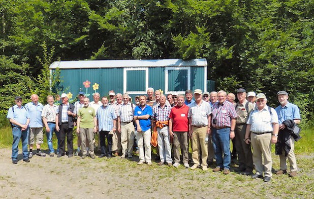 Die Teilnehmer des Bildungs- und Informationstages aus dem Jahr 2013 (Foto: Stadt Hilchenbach).