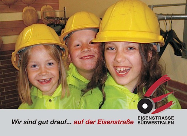 Kinder im Bergwerk - Motiv einer Eisenstraßen-Postkarte (Foto: Susanne Thomas)