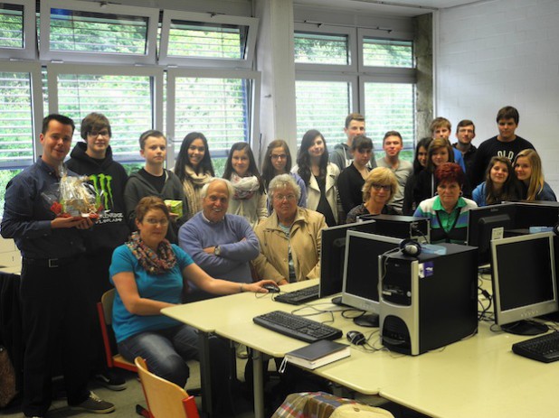 Mit allerlei neuen Erfahrungen im Umgang mit dem PC wurden jetzt die Teilnehmer des jünsgten PC-Kurses für Senioren verabschiedet (Foto: Gemeinde Burbach).