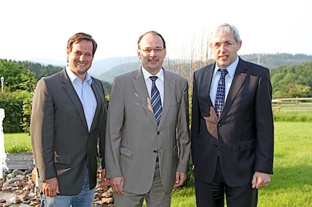 Auf dem Bild von links nach rechts: Thorsten Schick MdL, stellvertretender CDU-Bezirksvorsitzender, Landrat Thomas Gemke und der CDU-Bezirksvorsitzende Klaus Kaiser MdL (Foto: CDU-Bezirksverband Südwestfalen).