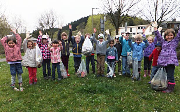 Mädchen und Jungen aus dem AWO-Kinderhaus Hilchenbach (Foto: Stadt Hilchenbach).