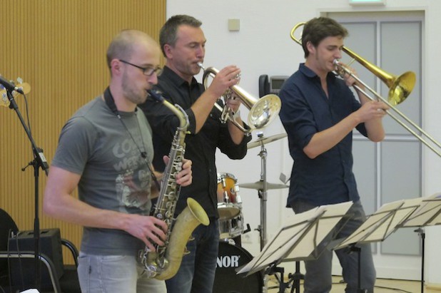 Das Dozentenkonzert mit Evgeny Ring aus Russland am Saxophon, Dmitrij Telmanov, ebenfalls aus Russland, an der Trompete und Raphael Klemm aus Dresden an der Posaune (von links) - Foto: Bezirksregierung Arnsberg.