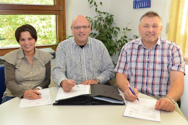 Der Personalratsvorstand bei der Kreisverwaltung Soest setzt sich aus dem Vorsitzenden Peter Brinkmann (Mitte) und den beiden Stellvertretern Eva Ewen und Thomas Demmer zusammen (Foto: Thomas Weinstock/Kreis Soest).