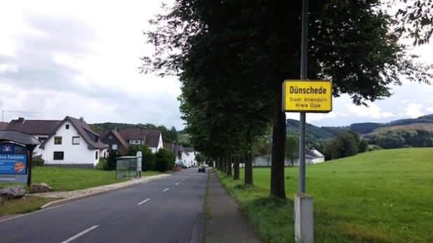 Seit dem heutigen Montag, 18. August 2014, ist die Ortsdurchfahrt Dünschede für den Verkehr gesperrt (Foto: Hansestadt Attendorn).