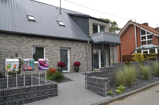 Von außen sieht man es dem Haus nicht an, doch es verbirgt sich jede Menge Technik hinter den Fassaden (Foto: Stadt Hilchenbach).