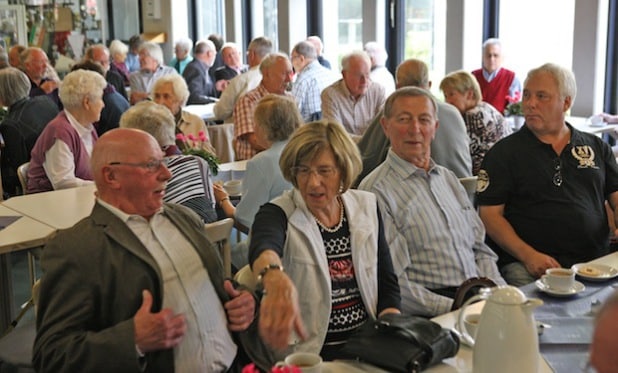 Gut 100 ehemalige Kreisbeschäftigte trafen sich beim Pensionnärstreffen im Kreishaus (Foto: Hendrik Klein/Märkischer Kreis).