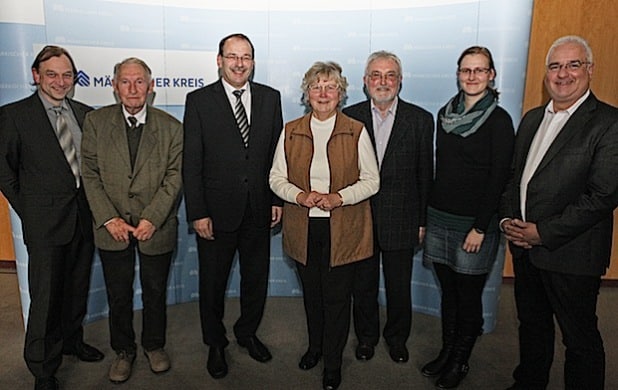 Gedankenaustausch im Kreishaus (von links): Klaus-Arno Lemke, Hans-Joachim Muschiol, Landrat Thomas Gemke, Brigitta Gottmann, Bernhard Feige sowie Isabelle Schöneborn und Frank Adler vom Kreis (Foto: Hendrik Klein/Märkischer Kreis).