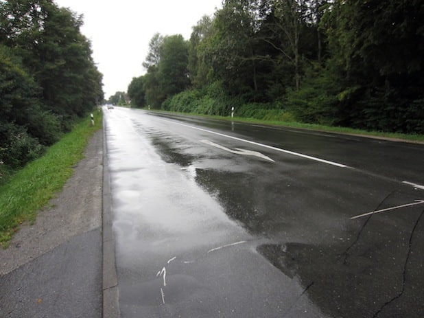 Der Kreis erneuert mit einem Investitionsaufwand von 180.000 Euro ab Dienstag, 18. November 2014, die Fahrbahn der K 75 bei Bad Waldliesborn (Ostlandstraße) - Foto: Thomas Schäckel/Kreis Soest.