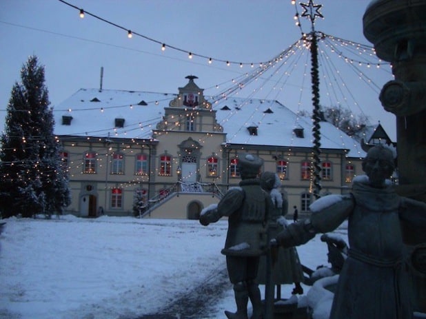 Der Rathausbrunnen im Winter (Foto: Stadt Lippstadt)