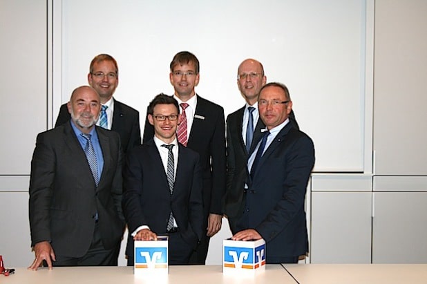 Standen beim 4. Steuerberaterforum der Volksbank Bigge-Lenne Rede und Antwort (v.l.): Peter Hundt, Bernd Griese, Patrick Mohm, Michael Griese, Andreas Ermecke und Vorstandssprecher Peter Kaufmann (Foto: Volksbank Bigge-Lenne eG).