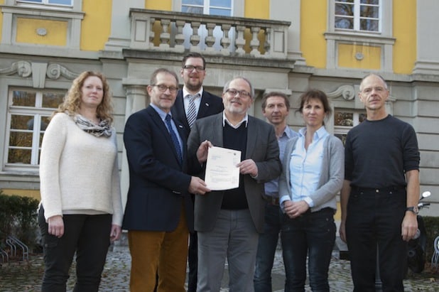 Stefanie Luse, Ferdinand Aßhoff, Benedikt Große Hüttmann, Florian Beutler, Reiner Willecke, Sabine Leitner und Meinolf Kreggenwinkel (Foto: Bezirksregierung Arnsberg).