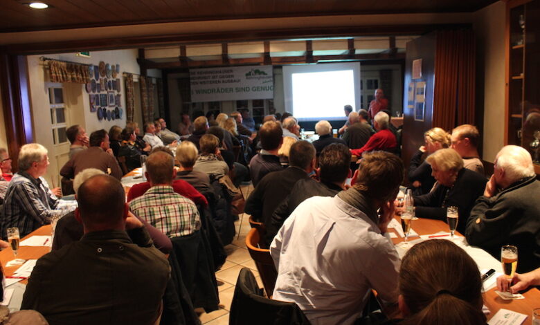 Foto: Über 80 Interessierte kamen zur Informationsveranstaltung gegen weitere Windräder in Rehringhausen. Foto: Sven Oliver Rüsche