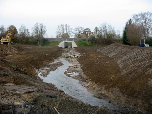 Seit einer Woche fließt der Mühlenbach in Werl-Mawicke nun in seinem neuen Bett (Foto: Stephan Streicher/Kreis Soest).