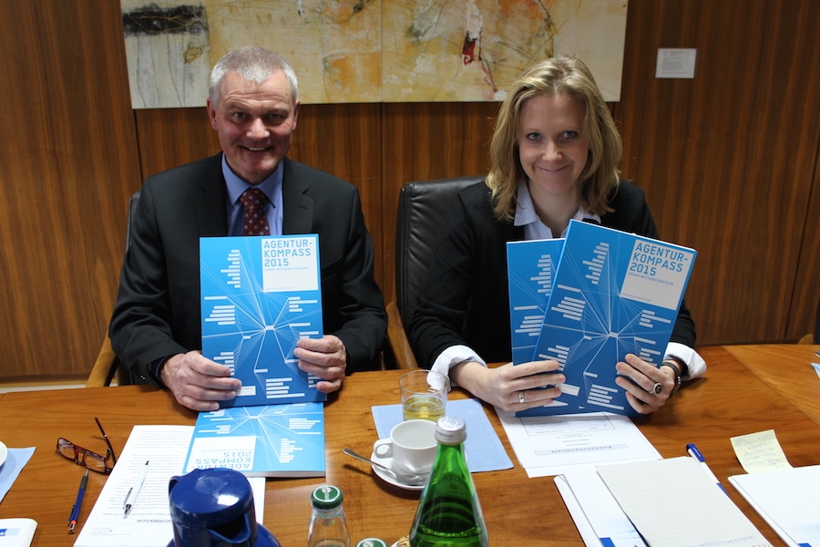 Klaus Gräbener und Tanja Bauschert präsentierten am heutigen Mittwochvormittag im Rahmen einer Pressekonferenz den neuen Agenturkompass 2015.