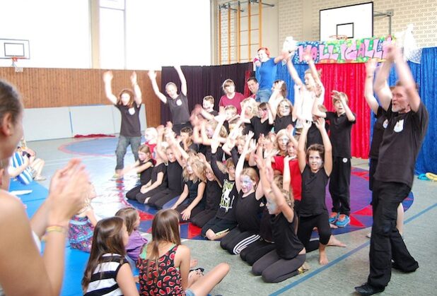 Bei den Zirkusfreizeiten des vergangenen Jahres präsentierte sich unter anderem der Zirkus Halligalli (Foto: Sinaida Bayer/Kreis Soest).
