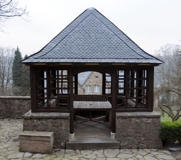 Das Gartenhaus des Landhauses de Vries in Marsberg nach der Restaurierung 2015 - Foto: Hippler.