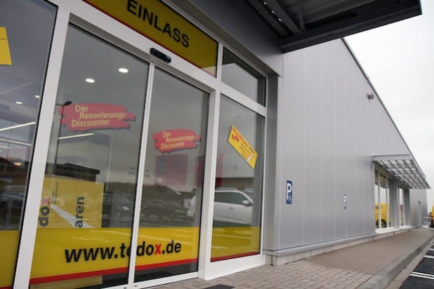 Lehde hat den modernen Neubau am Rigaring fristgerecht übergeben, am 5. März will Tedox die neuen Geschäftsräume eröffnen (Foto: J. Lehde GmbH).