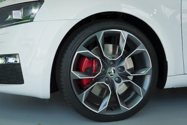 Alufelge Skoda Octavia RS Ausstattungspaket Challenge XL 19 Zoll Felgen