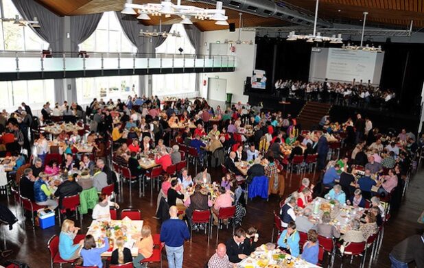 Das 1. Olsberger Bürgerfrühstück vor zwei Jahren war ein voller Erfolg (Foto: Stiftung „Wir in Olsberg“).