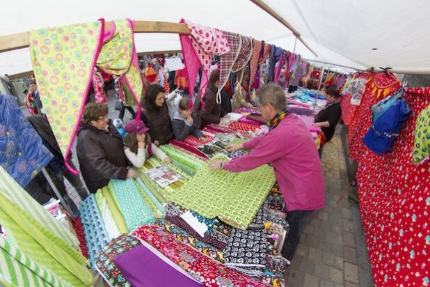 Deutsch-holländischer Stoffmarkt in Soest (Quelle: Wirtschaft & Marketing Soest GmbH)