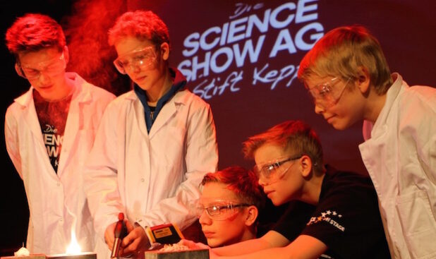 "Brennender Spitzer": Die Science Show des Gymnasiums Stift Keppel (Hilchenbach) - Quelle: möller pr GmbH (Phänomenta Lüdenscheid)