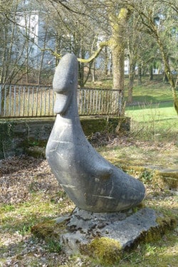Die Skulptur "Schwan" der Bildhauerin Ruth Fay (Foto: Stadt Siegen/Balzer).