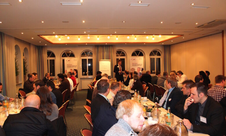 Morgenstund hat Gold im Mund. Das gilt wortwörtlich beim BNI. Die Olper Gruppe trifft sich jeden Donnerstag um 7 Uhr im Kochs Hotel in Olpe zum Austausch von Empfehlungen.